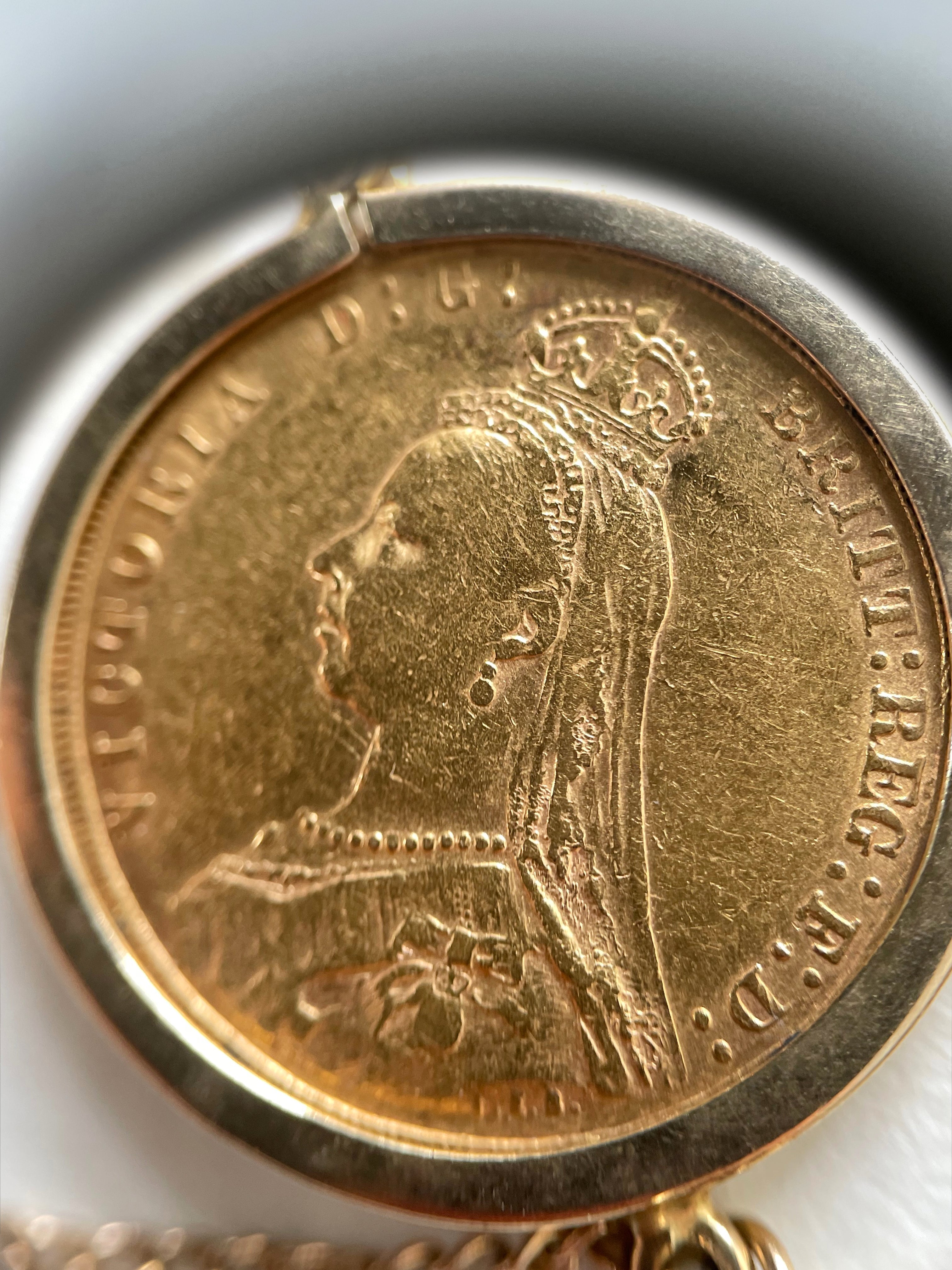 Close-up of antique sovereign coin bracelet showing Old Head Queen Victoria sovereign – Auric Vintage