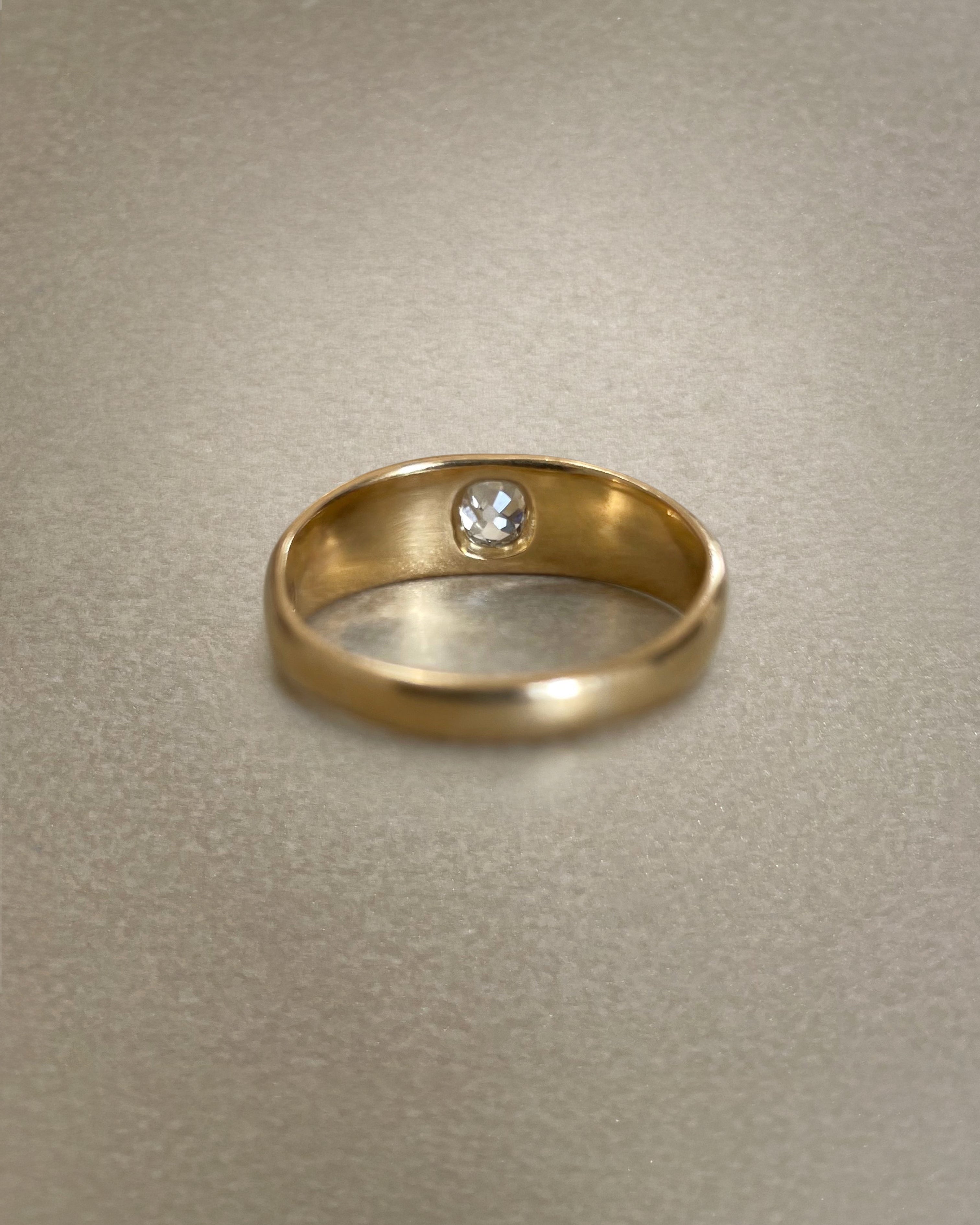 Reverse of Victorian solitaire diamond ring in 18kt yellow gold showing shank and setting profile – Auric Vintage
