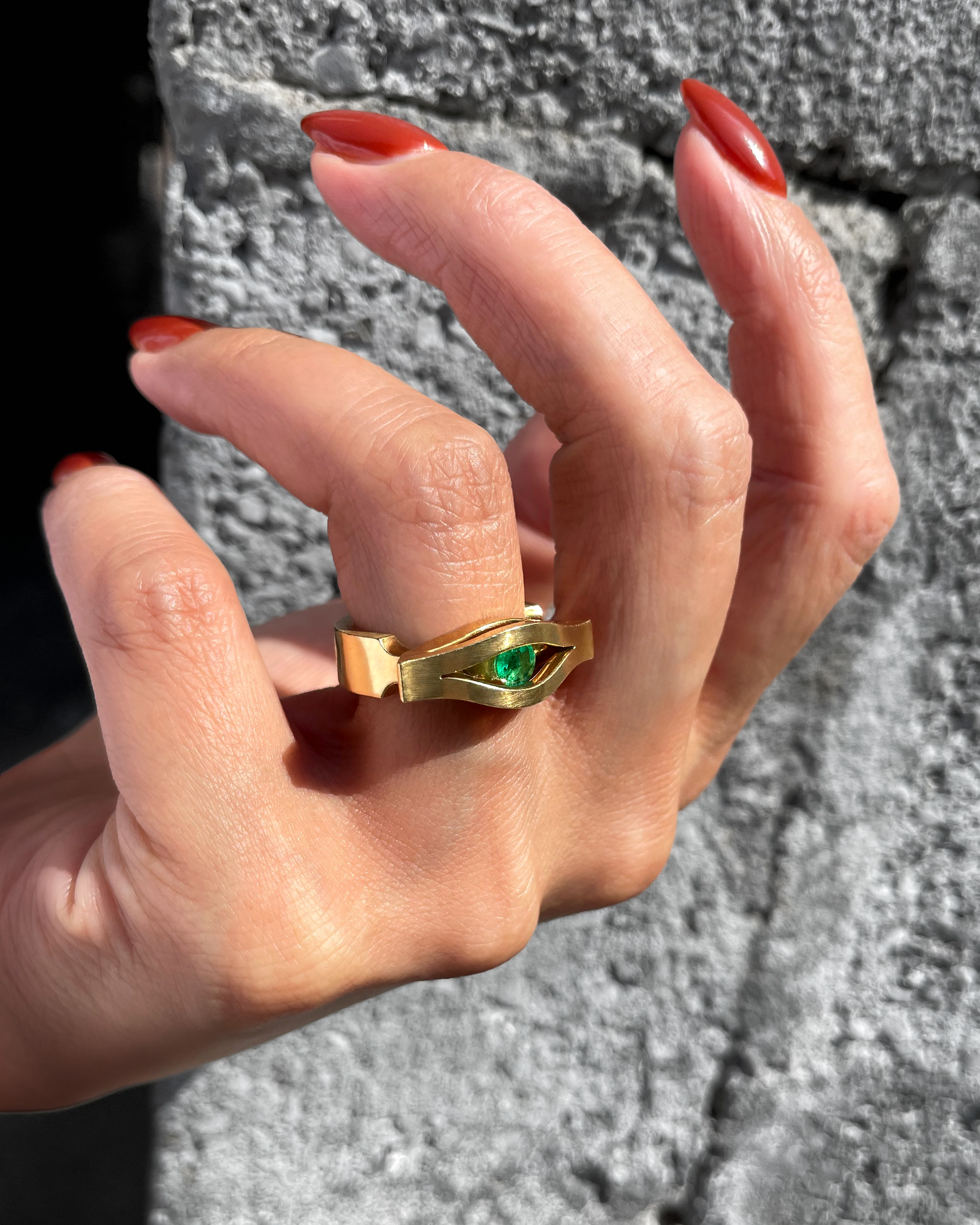 Modernist French emerald iris ring in 18kt yellow gold worn on hand – Auric Vintage