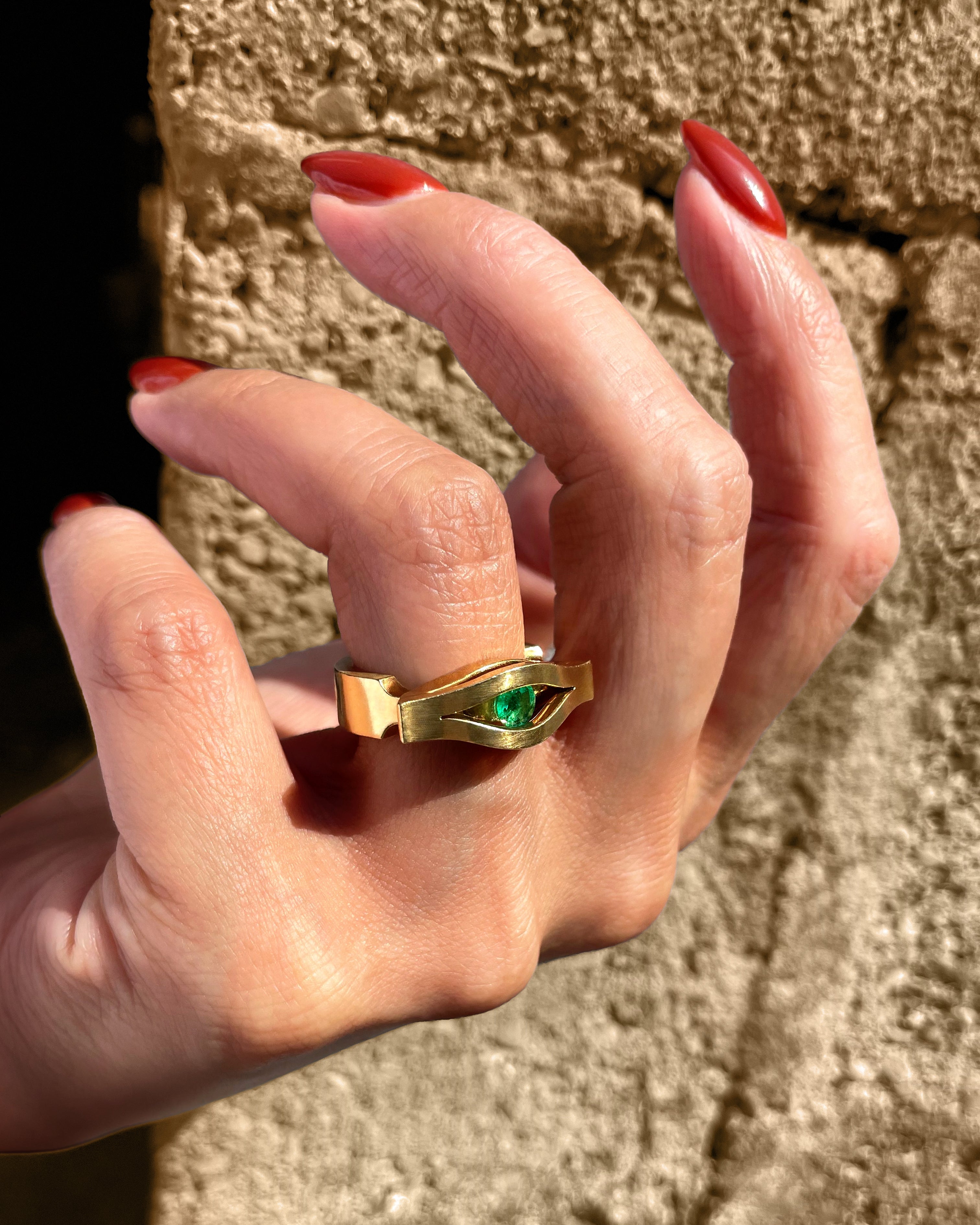 Modernist French emerald iris ring in 18kt yellow gold worn on hand – Auric Vintage