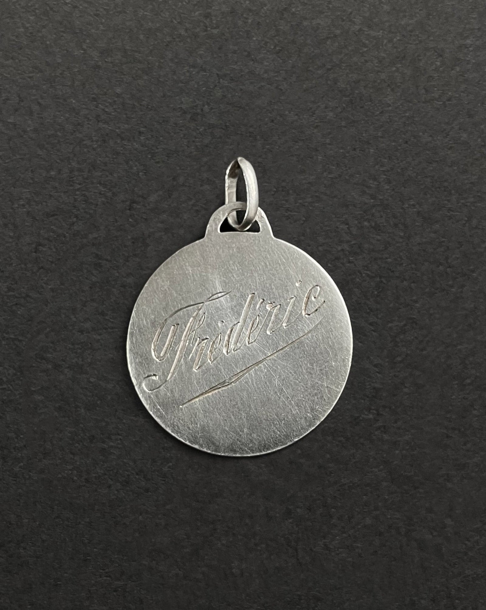 Reverse of mid century French St. Christopher medal in 800 silver with engraved ‘Frédéric’ – Auric Vintage