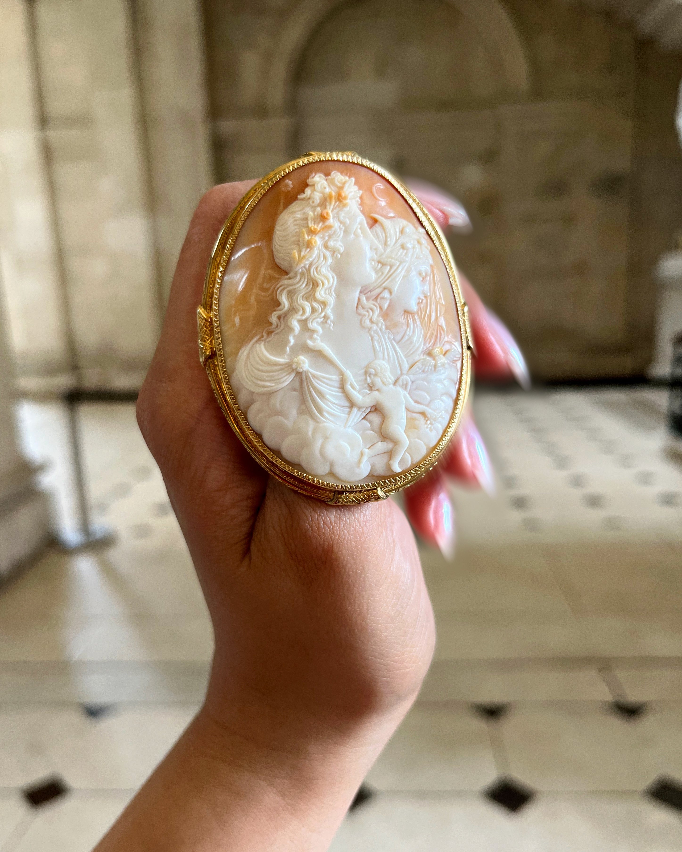 Victorian Day and Night shell cameo brooch