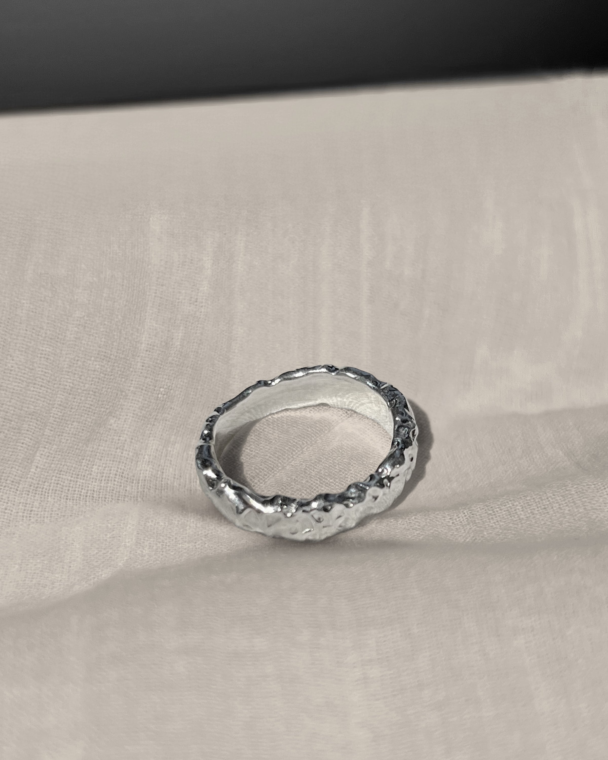 Brutalist ring I - Slim