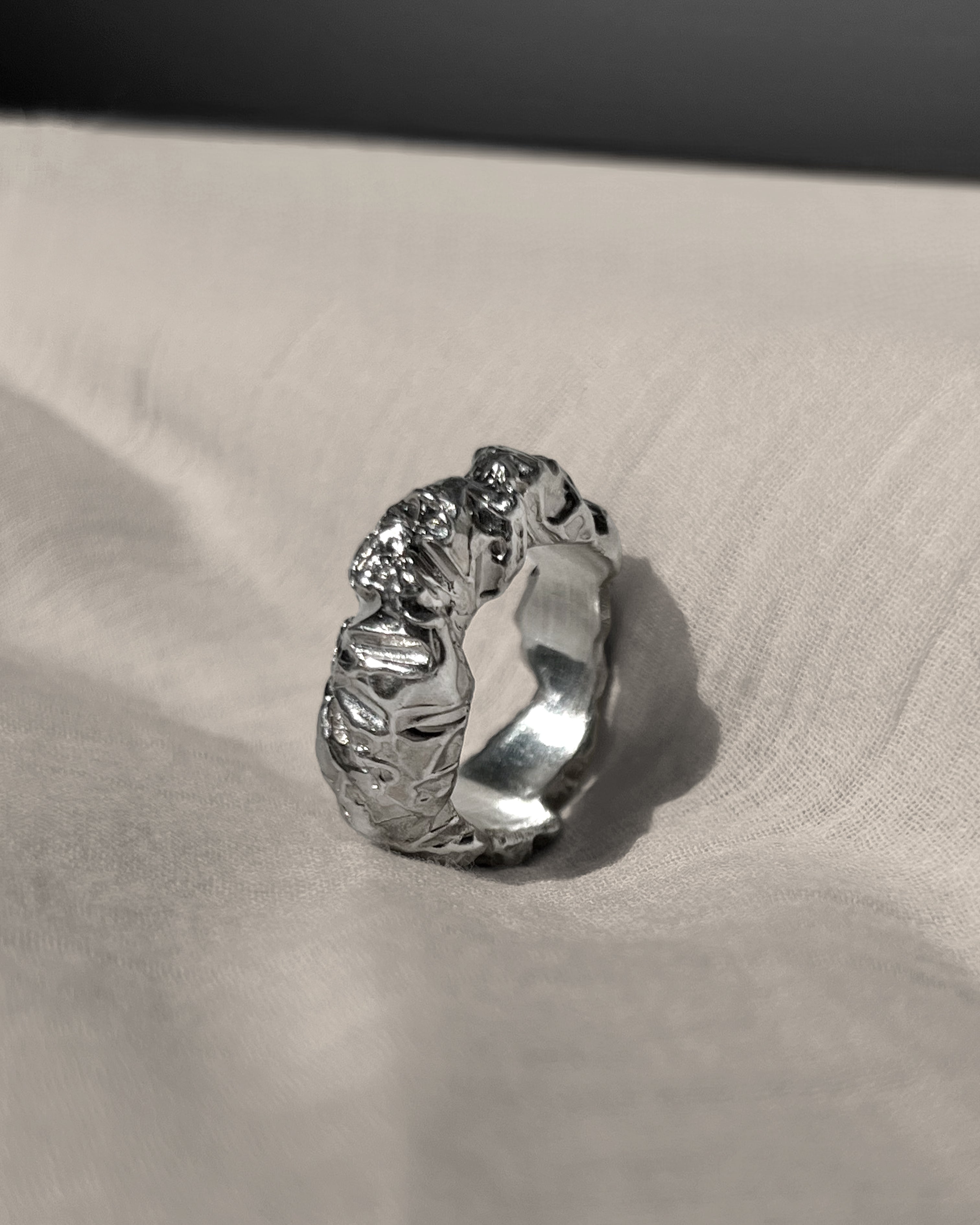 Brutalist ring IV - Jagged