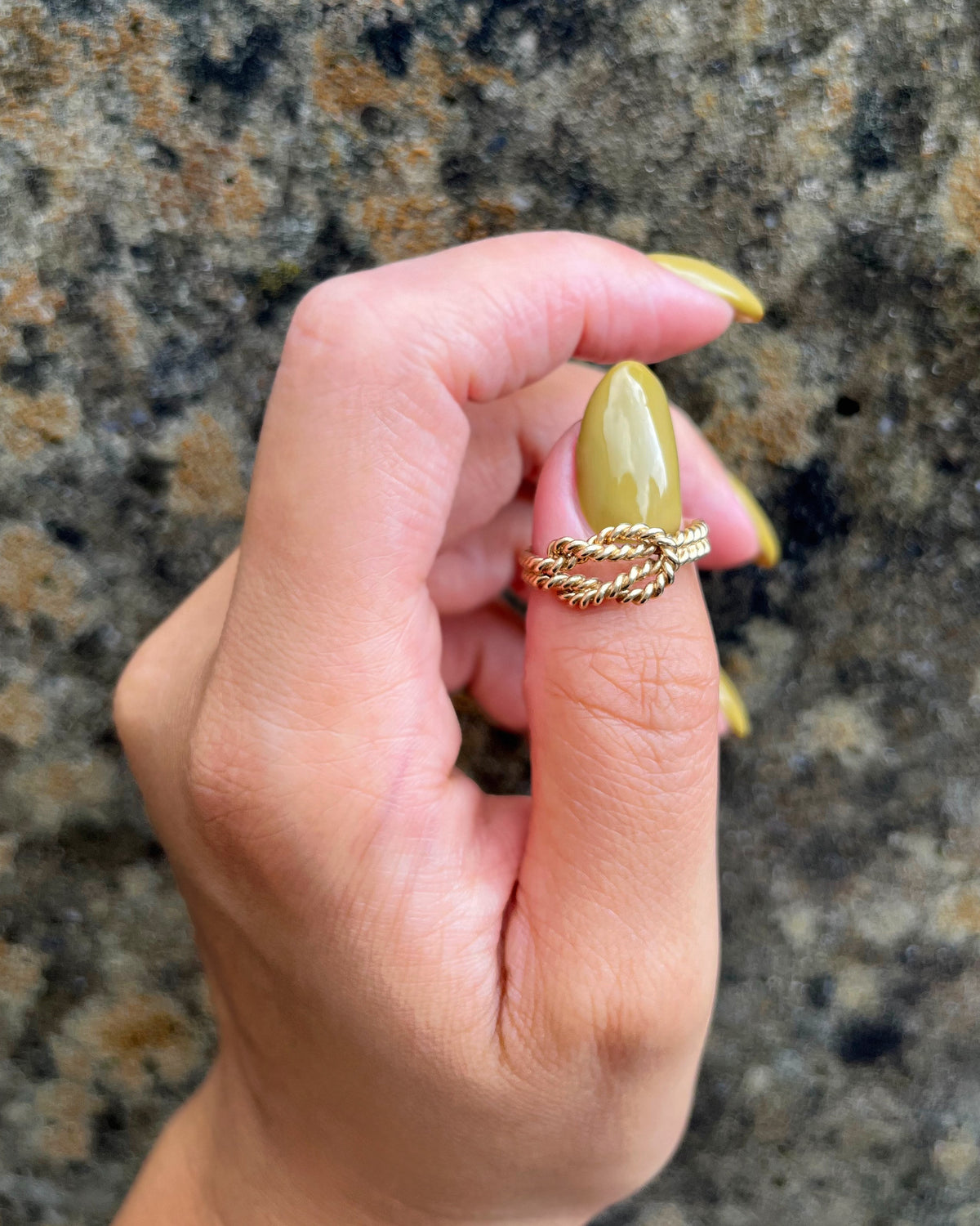 Seventies Hercules knot ring