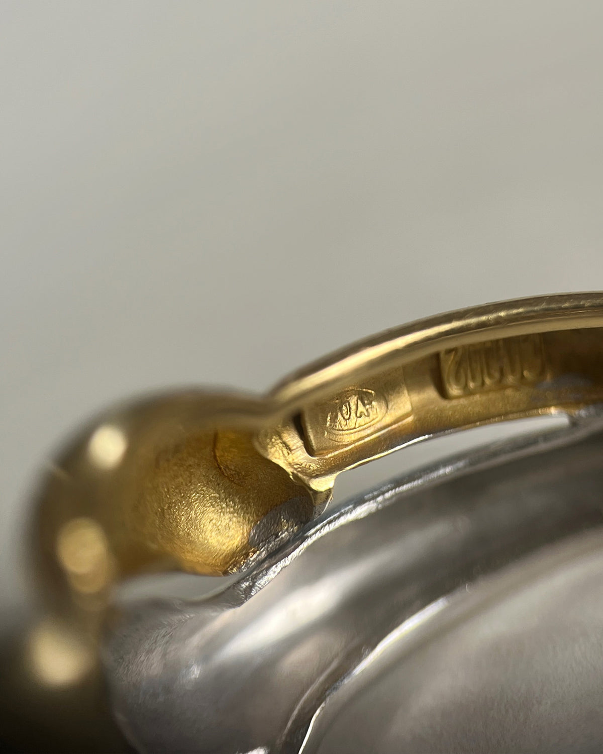 Two-tone chain link ring