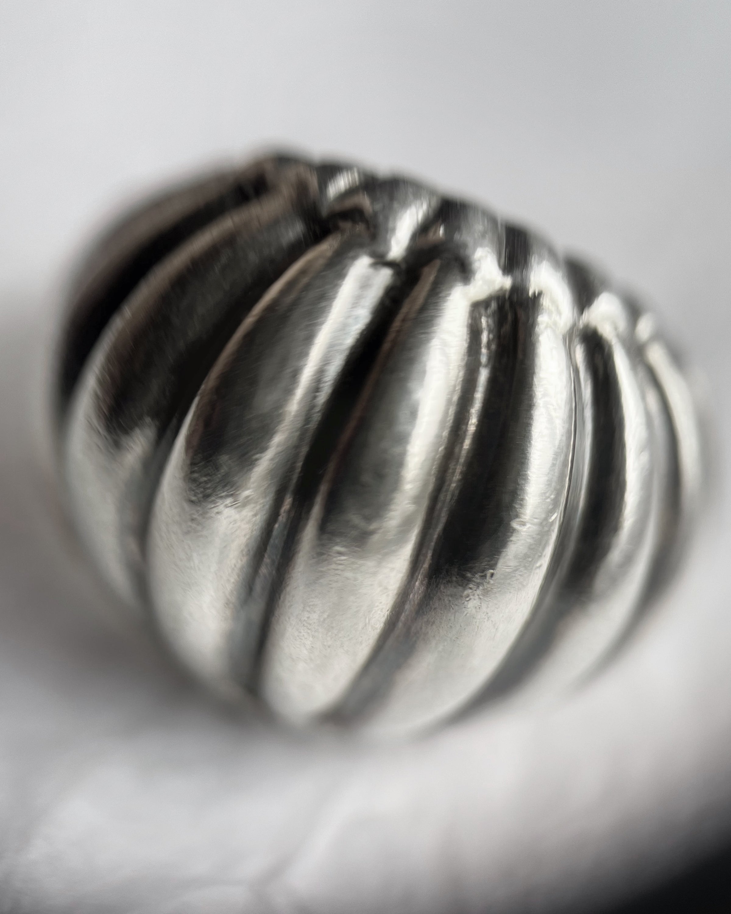 Vintage ribbed bombé ring