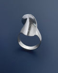 Modernist French curvilinear ring in sterling silver with sculptural folded twist design – Auric Vintage