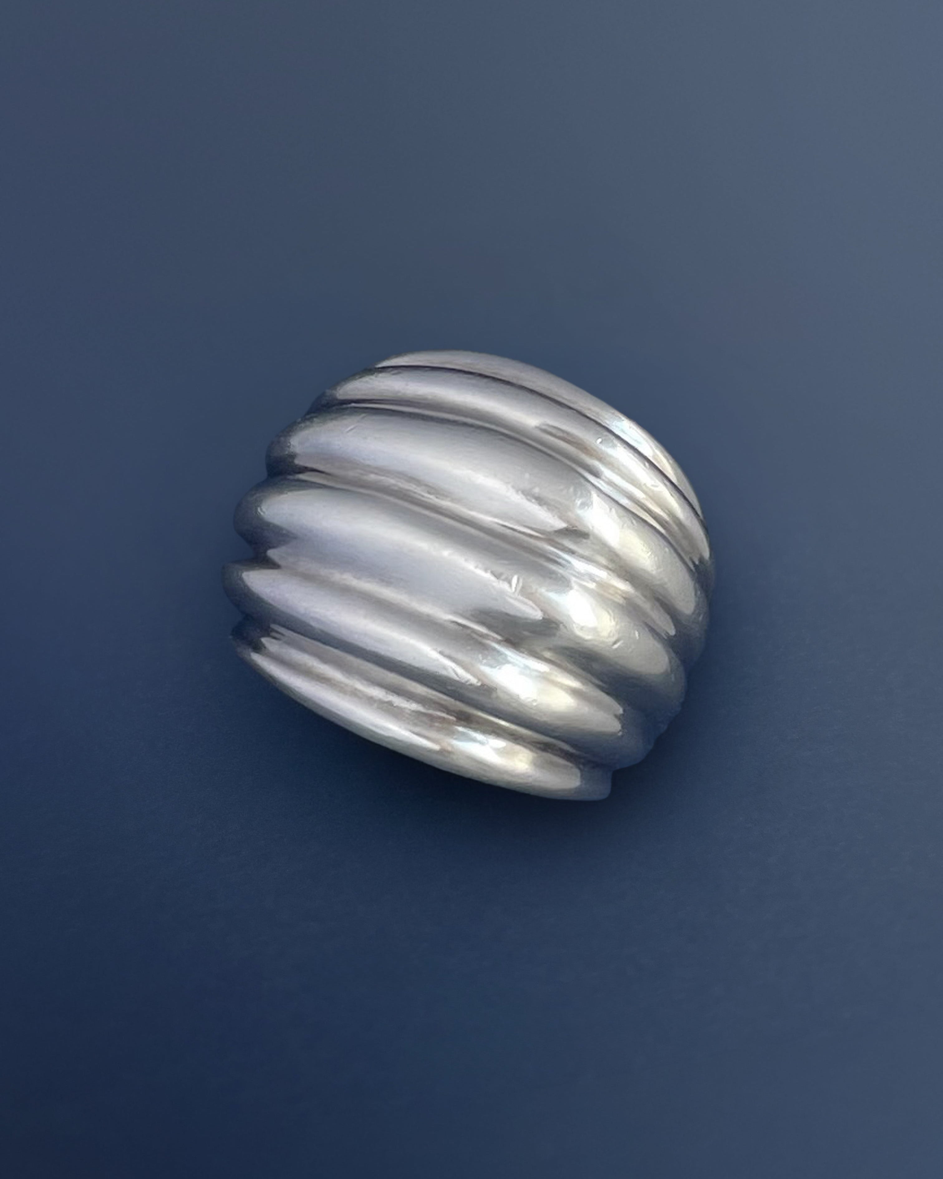 Seventies horizontal terraced ribbed ring