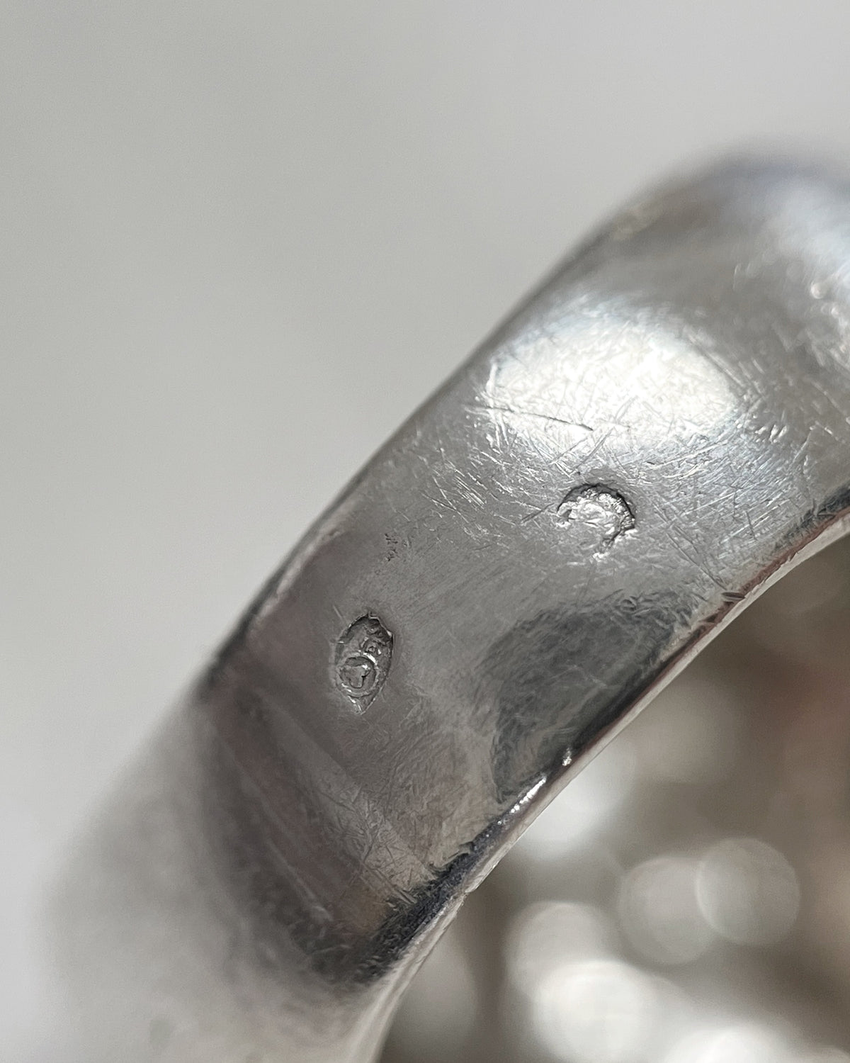 Eighties bombe crosshatch ring