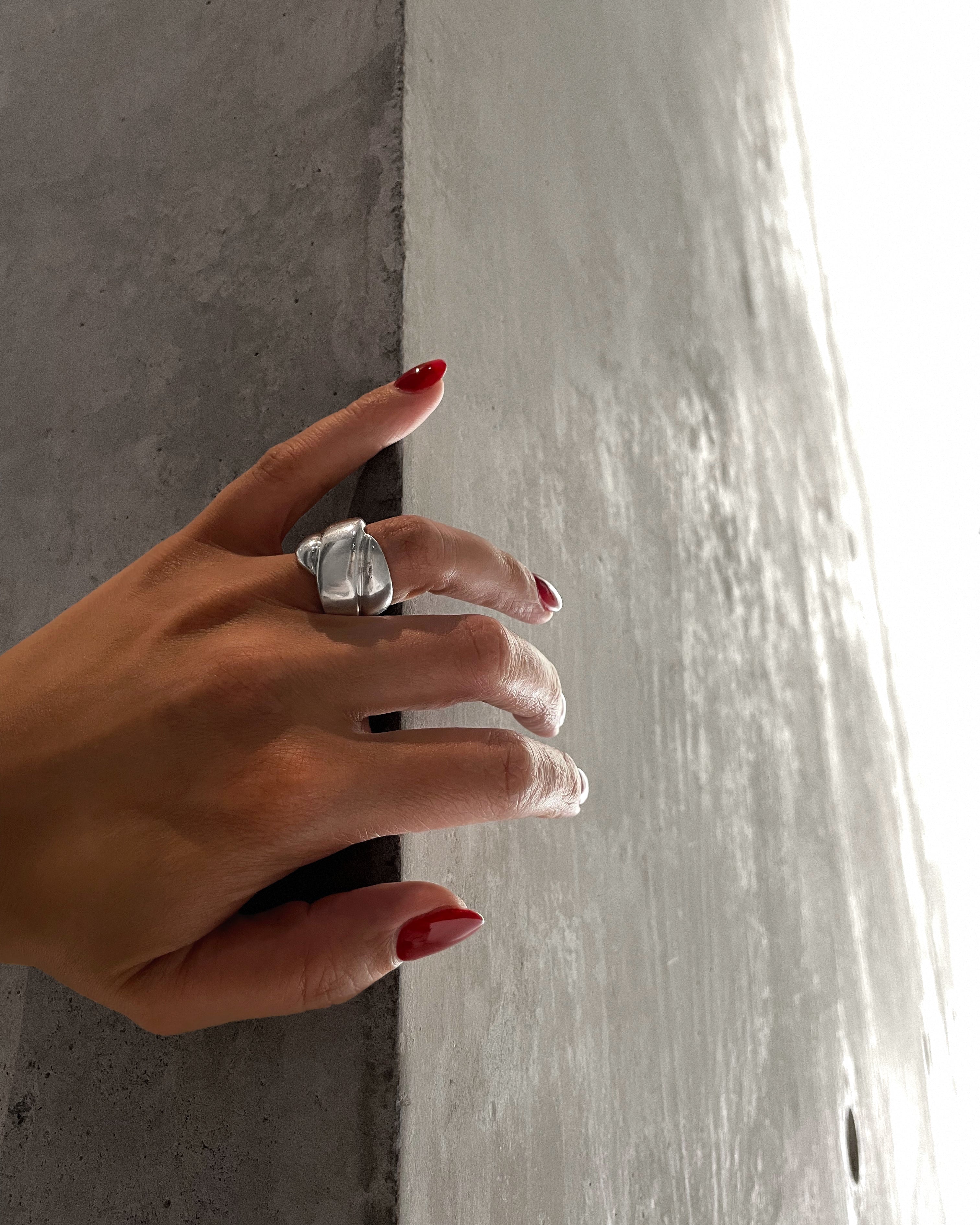 1970s French chunky crossover ring in sterling silver worn on hand showing sculptural crossover form – Auric Vintage