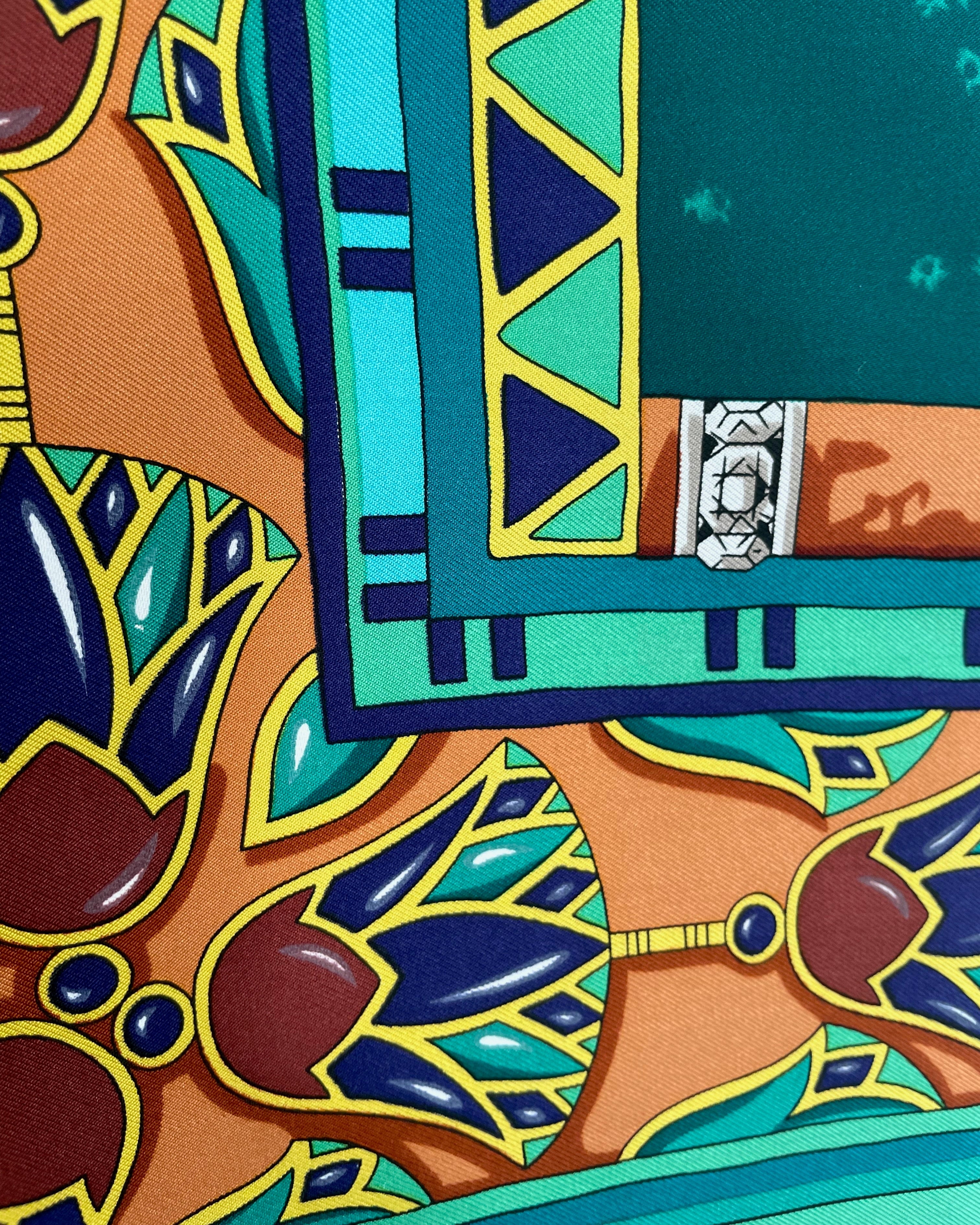 Must de Cartier Le Scarabée scarf in dark green