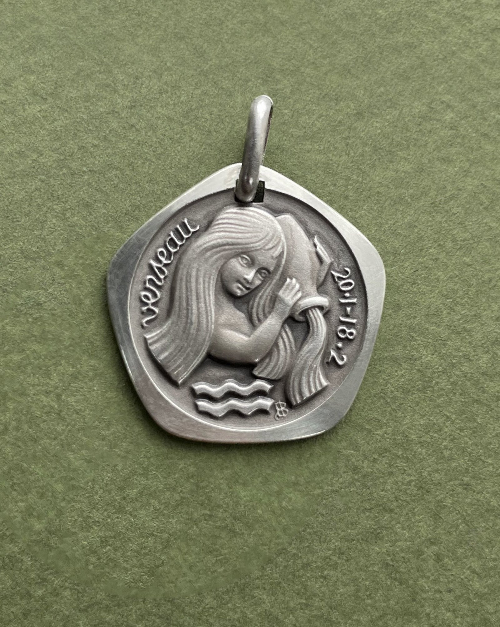 1970s French Aquarius zodiac pendant in 800 silver with water bearer motif by Jean Balme – Auric Vintage
