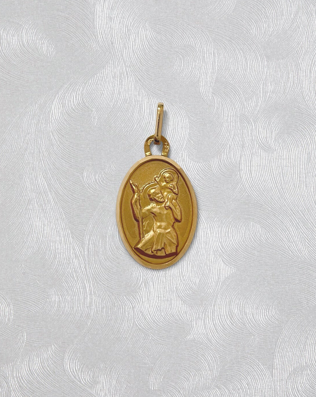 1950s French mini oval St. Christopher pendant in 18kt yellow gold with haloed figural relief – Auric Vintage