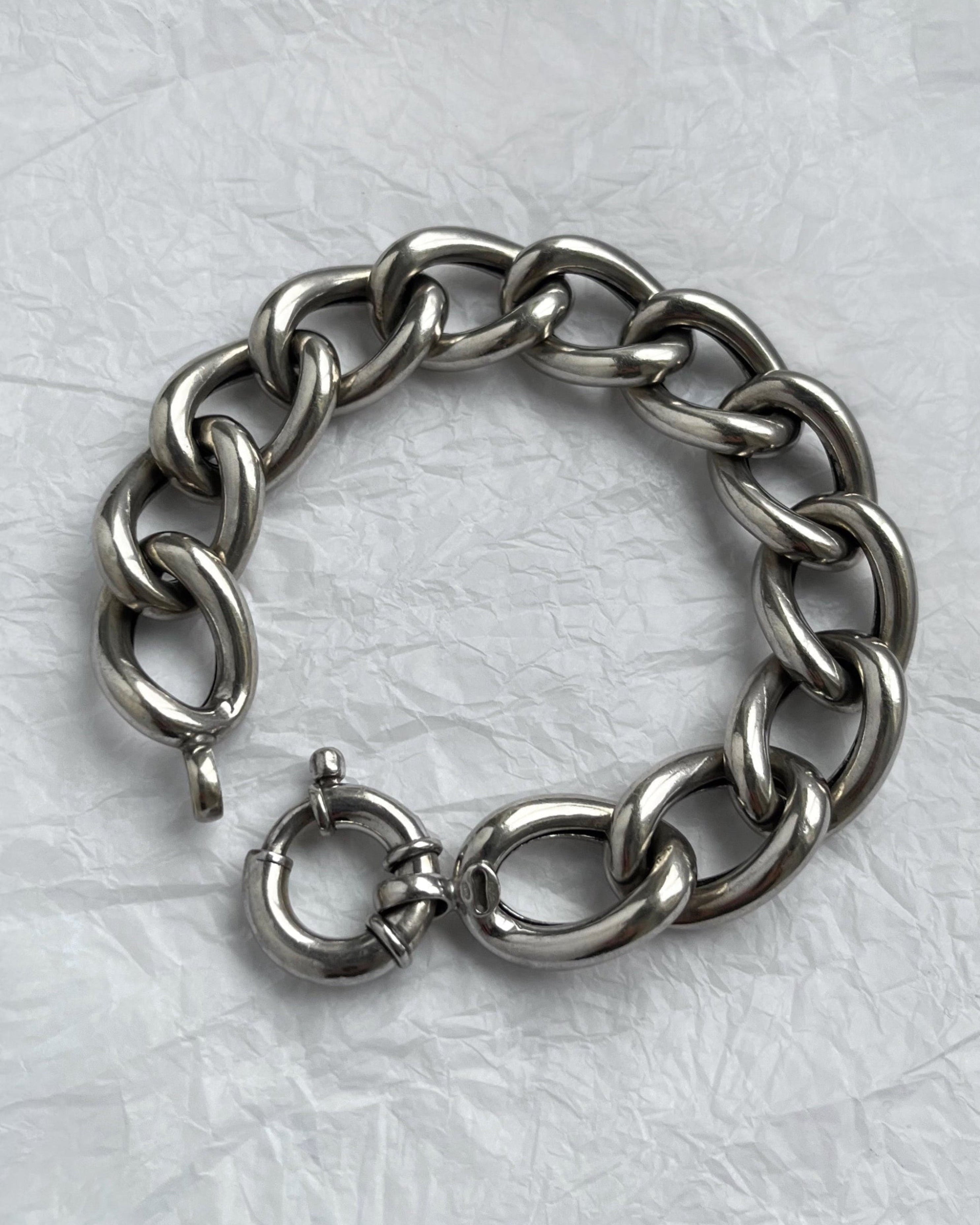 Y2K chunky open curb link bracelet in sterling silver styled in circular form showing bold links – Auric Vintage