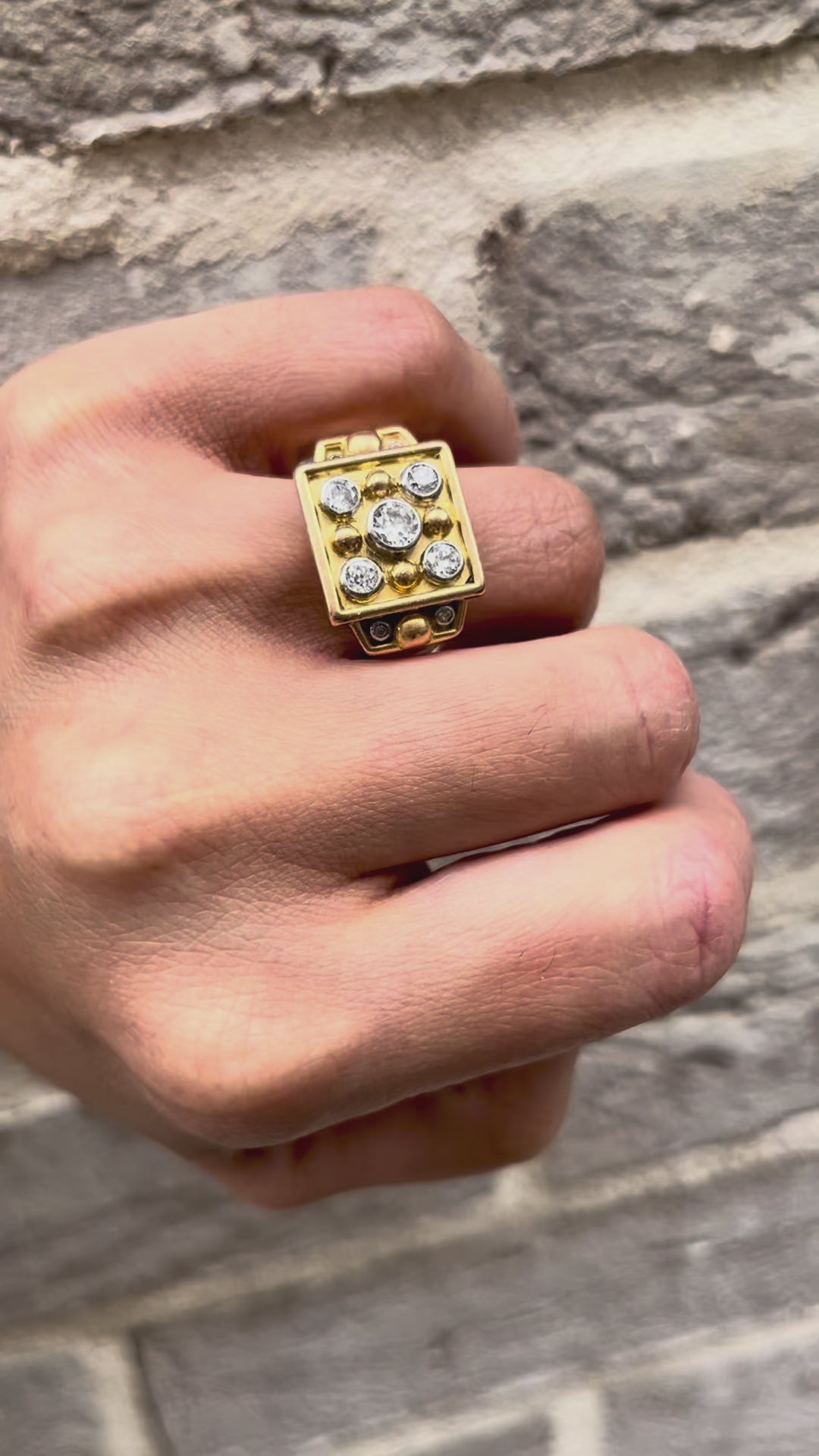 Video of retro French diamond ring in 18kt gold and platinum worn on ring finger showing sparkle and structure – Auric Vintage