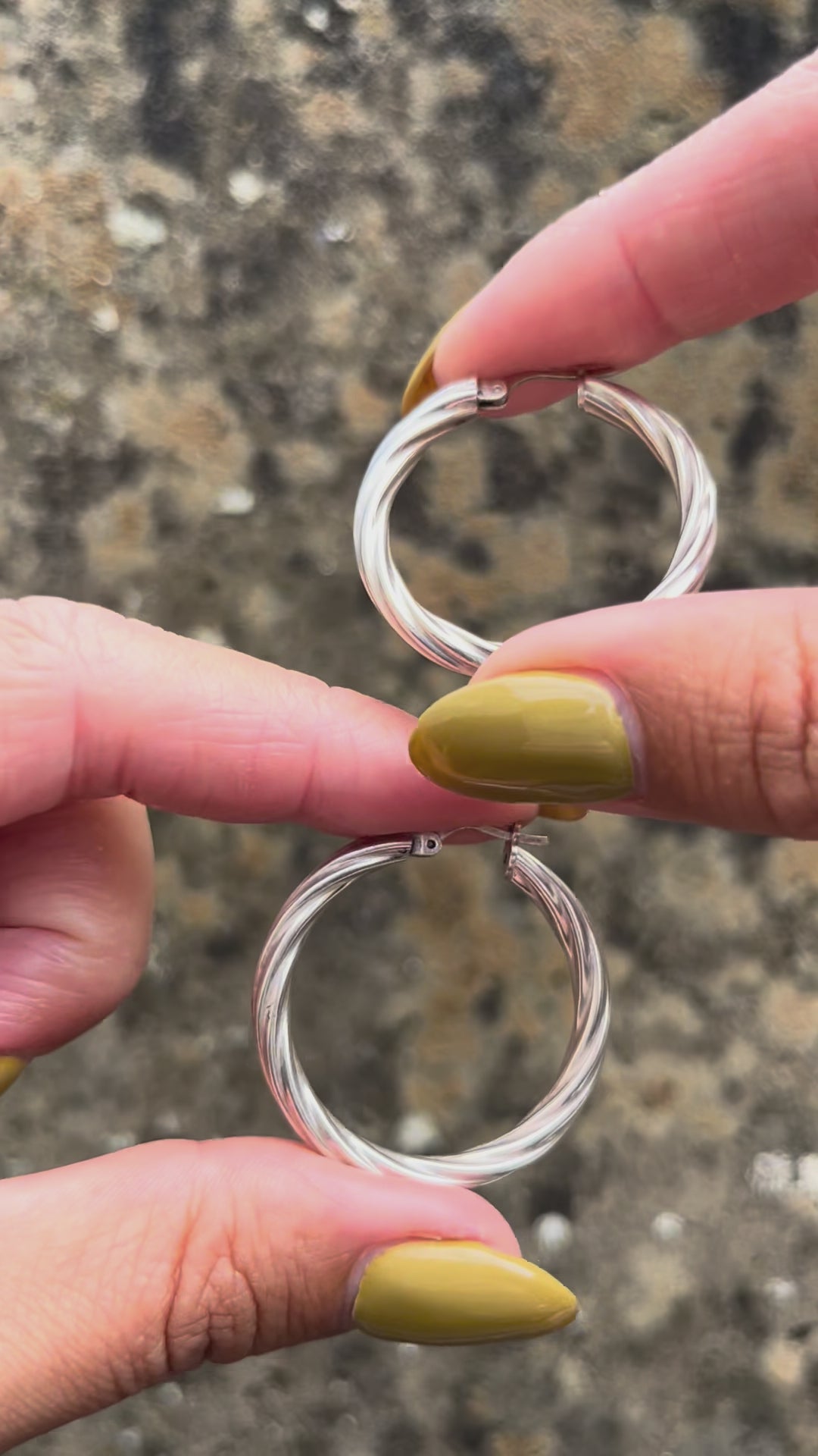 Nineties large twisted hoop earrings