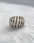 Retro ribbed bombé ring in sterling silver with domed form and diagonal ribbing – Auric Vintage