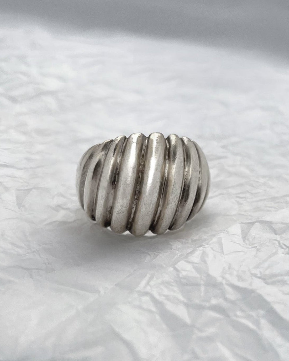 Retro ribbed bombé ring in sterling silver with domed form and diagonal ribbing – Auric Vintage